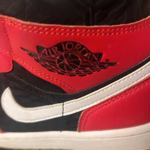 Air Jordan 1 Mid SE - Picture 3 of 7